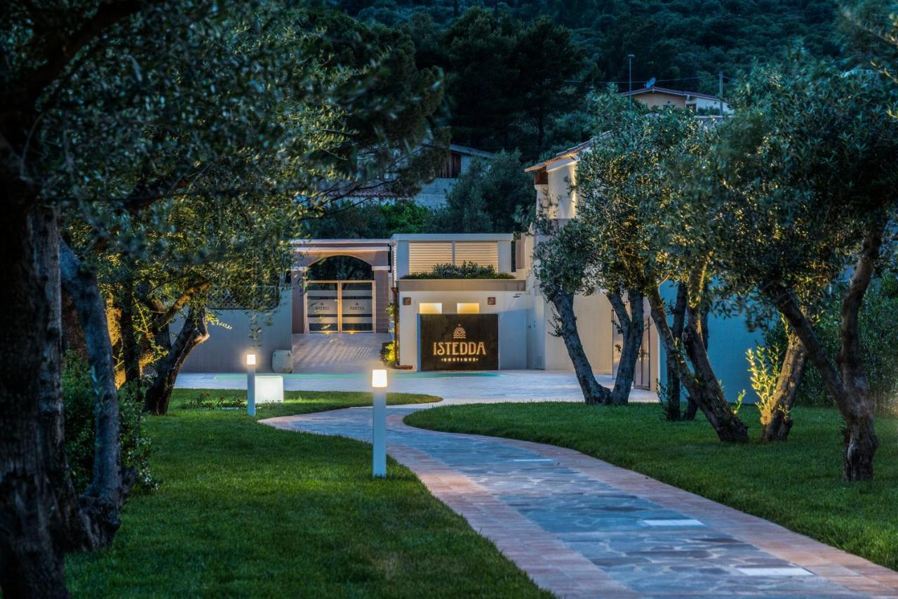Istedda Boutique Hotel Solanas  Exteriör bild