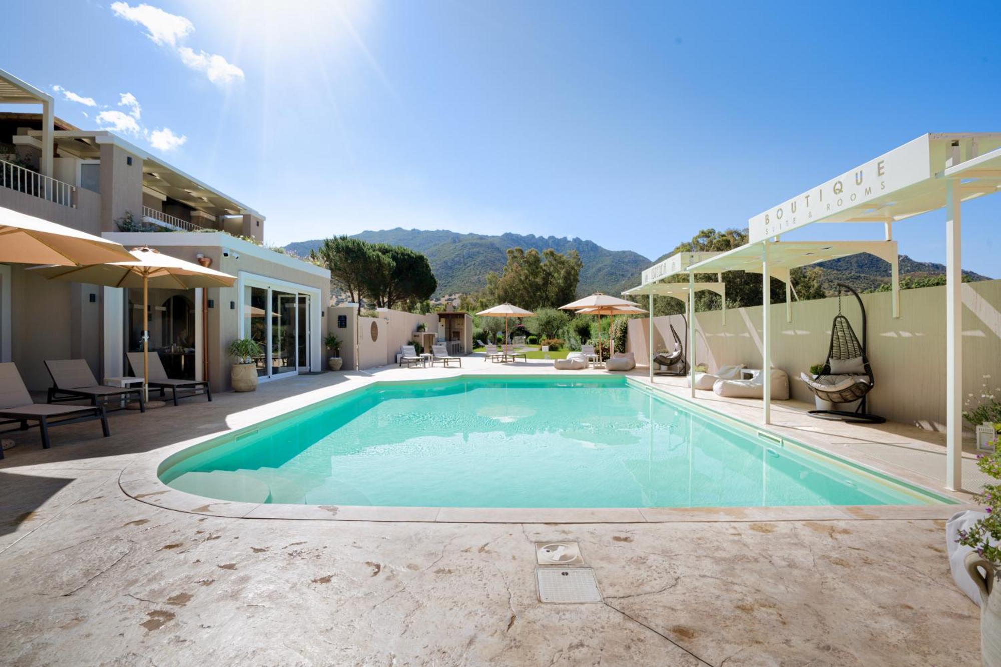Istedda Boutique Hotel Solanas  Exteriör bild