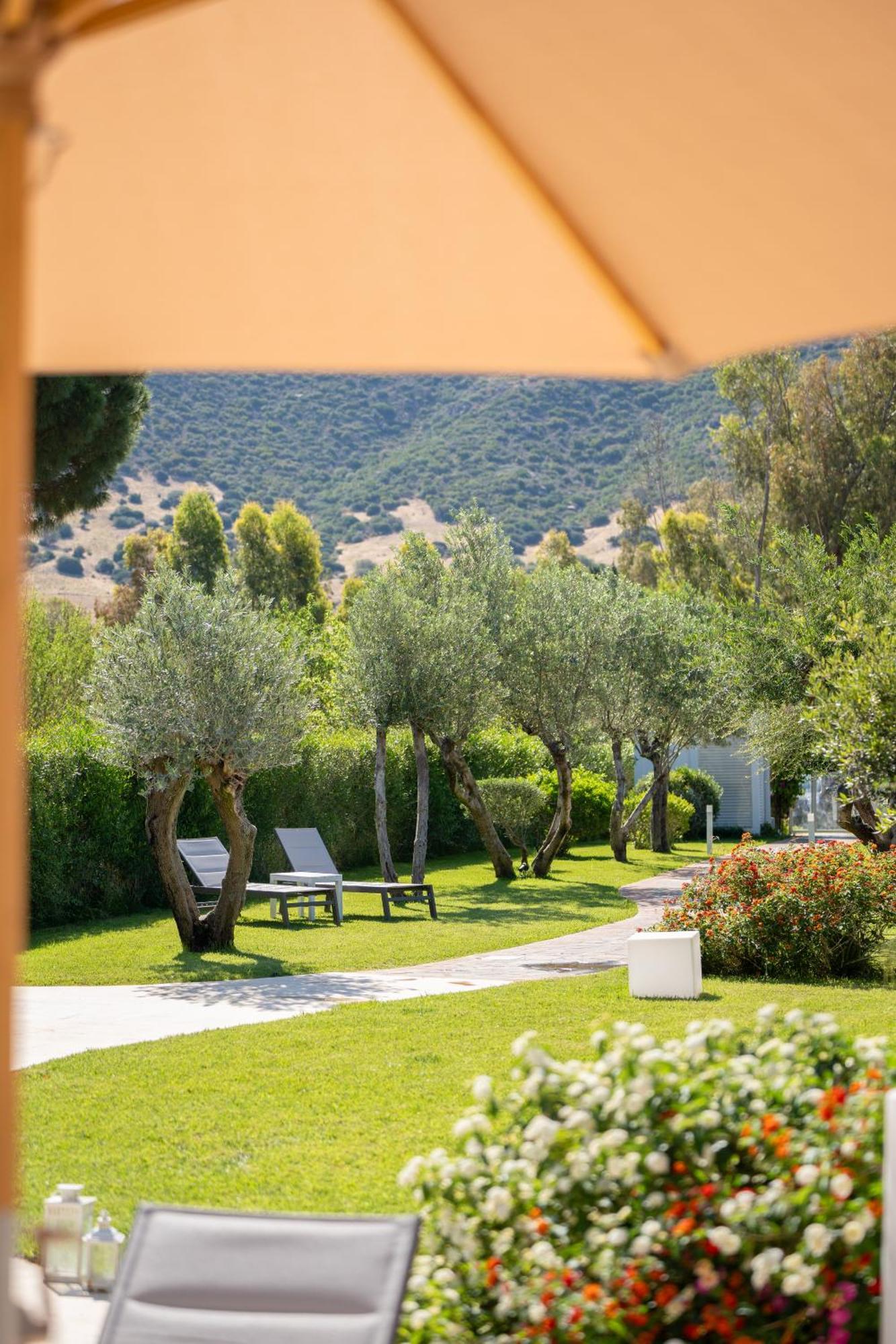 Istedda Boutique Hotel Solanas  Exteriör bild